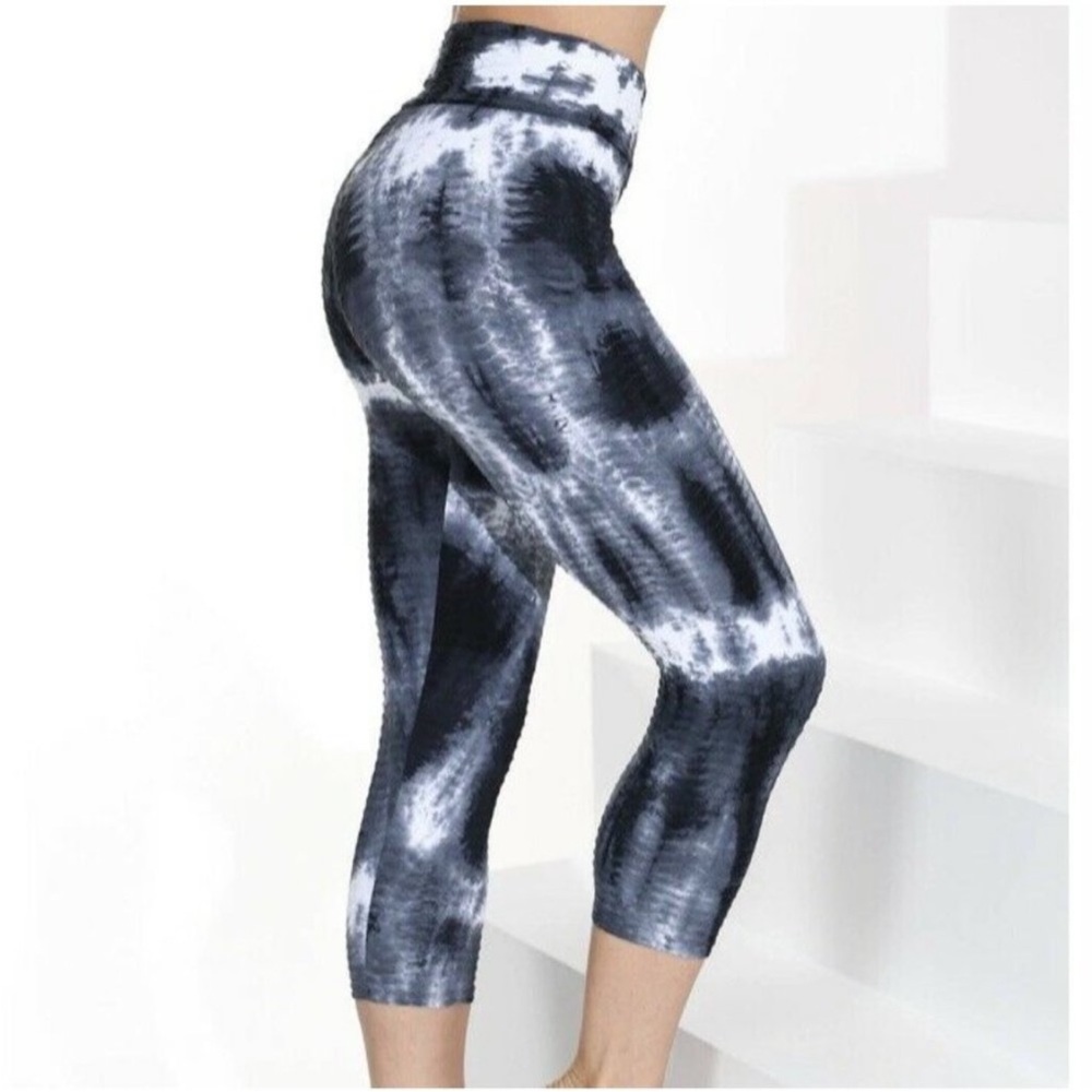 Booty by Brabants Black & White Tie Dye Cropped Textured Leggings - Womens sz L